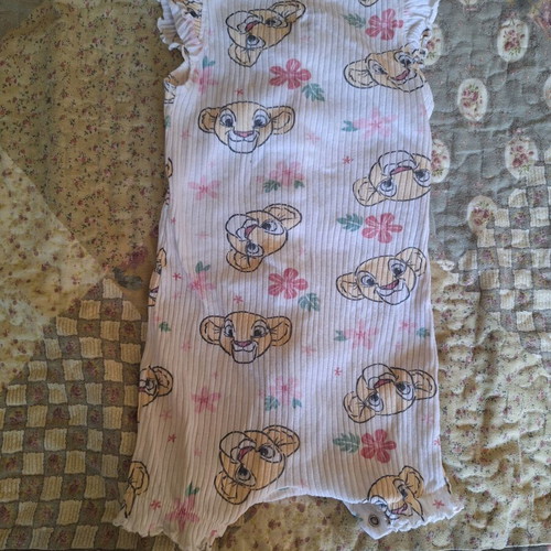 Summer romper for newborn with Disney Lion King print, size 6-9 months