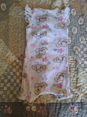 Summer romper for newborn with Disney Lion King print, size 6-9 months
