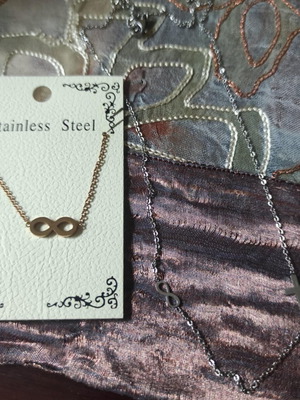 Stainless steel necklaces new, silver and rose gold, set of 2