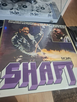 Shaft 1971 soundtrack composed and performed by Isaac Hayes