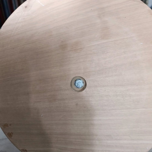 Rotating stand 32cm diameter like new with wooden base