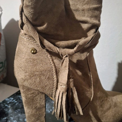High suede boots like new with lining, size 39