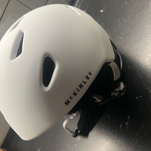 McKinley ski helmet like new