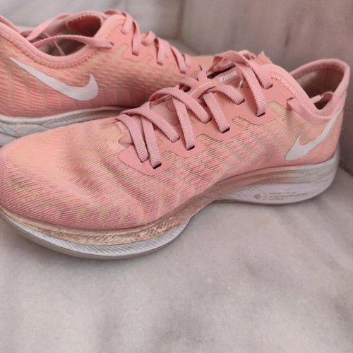 Nike athletic shoes used, pack of 3 pairs size 35.5