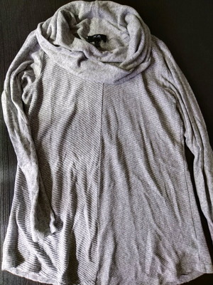 Long wool sweater gray size M like new
