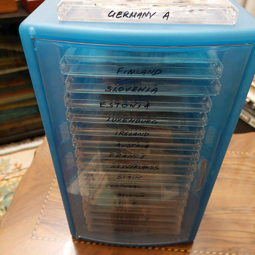 17 Euro Starter Kit new from 13 countries with 16-drawer case
