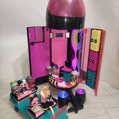 Lol Surprise Remix 4-in-1 Airplane with 8 dolls like new