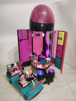 Lol Surprise Remix 4-in-1 Airplane with 8 dolls like new
