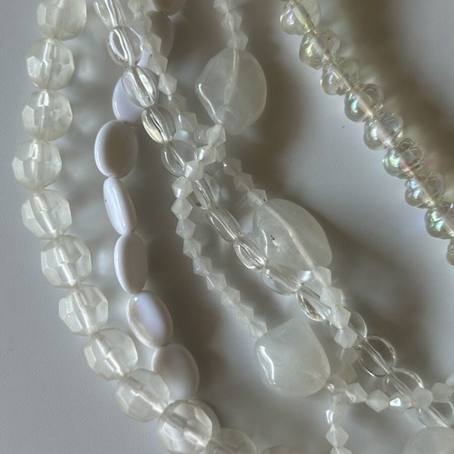Set of 2 handmade necklaces like new in pink and white