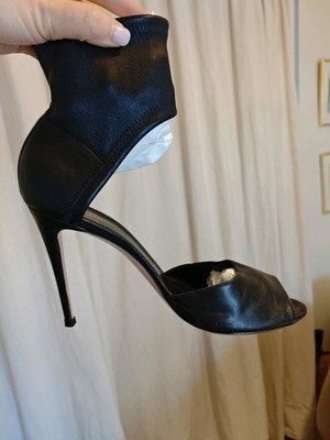 Gianvito Rossi black leather ankle strap sandals like new