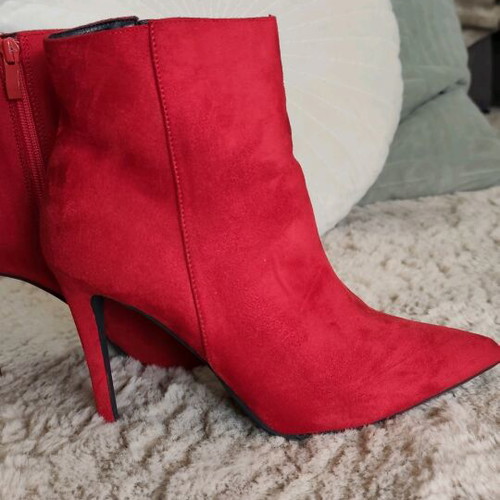 Red ankle boots size 41 like new with thin heel