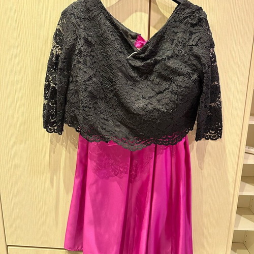 Charly evening set like new with lace crop top and satin skirt