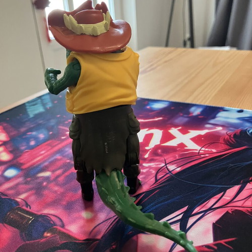 TMNT Playmates 2023 Leatherhead and Splinter action figures like new set