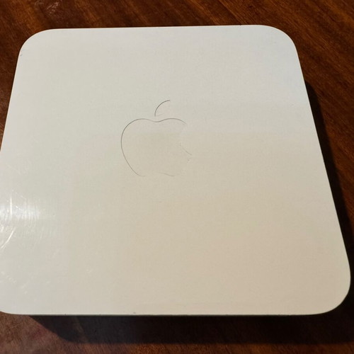 Apple AirPort Extreme 802.11n (5th Generation) Base Station used