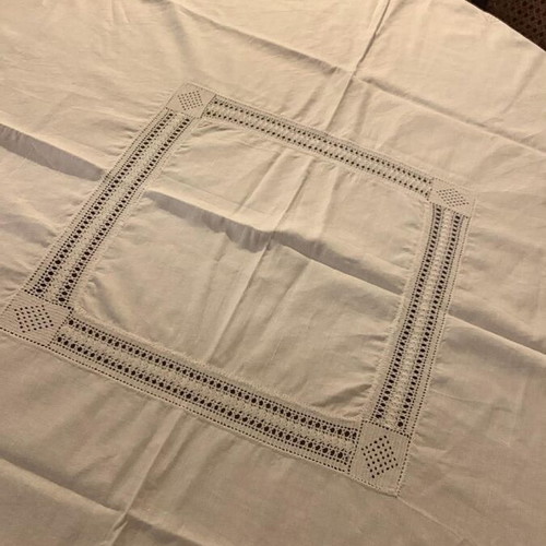 Tablecloth with handmade lace 1.24 x 1.74 m