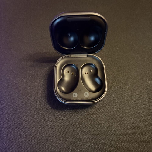 Samsung Galaxy Buds Live Charging Case like new