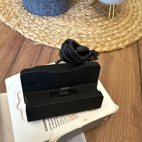 Micro-USB Stand Charger new, unused