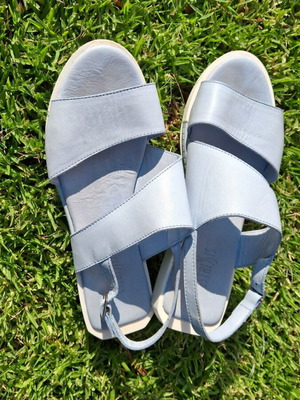 Esthisis leather women's sandals pastel blue with white sole new