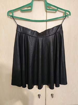 Black mini skirt Benissimo synthetic leather like new