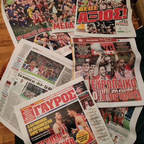 Olympiacos Conference League 2024 newspaper front pages like new