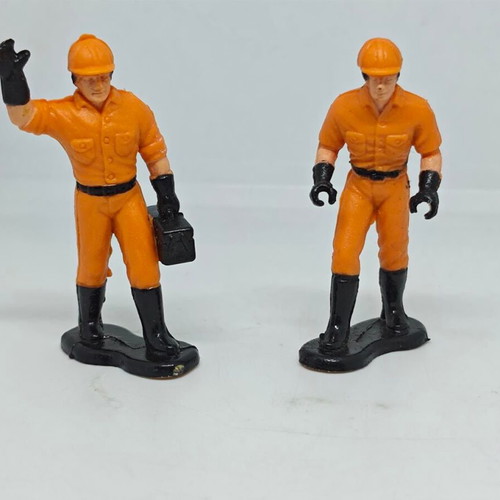 Vintage collectible worker figures set of 2 like new