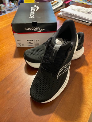 Νέα ανδρικά αθλητικά παπούτσια Saucony μαύρα Νο 43 (USA 9,5)