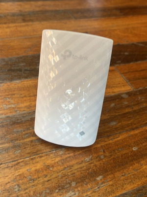 TP-Link RE190 AC750 Wi-Fi ενισχυτής εμβέλειας σε λευκό
