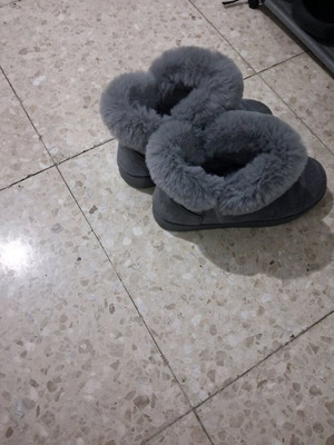 Grey furry ankle boots size 38 like new