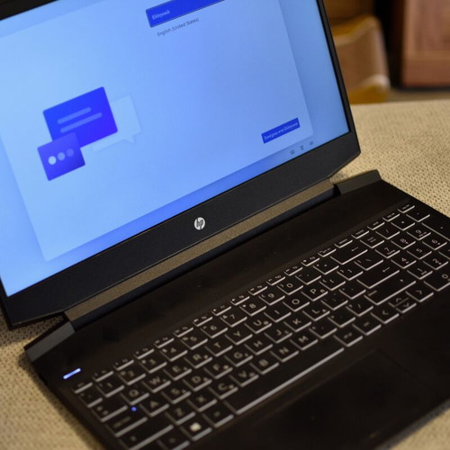 HP Pavilion Gaming 15-ec2011nv laptop like new, AMD Ryzen 7, 16GB RAM, 512GB SSD