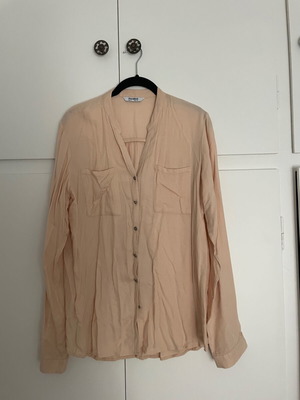 Salmon shirt without collar with metal buttons Pull & Bear large used