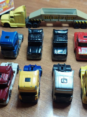 Collection of used metal models 11 tractors and 2 Guisval trucks