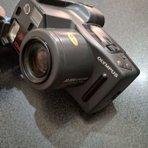 Olympus AZ-300 Superzoom Analog Camera 35mm film like new