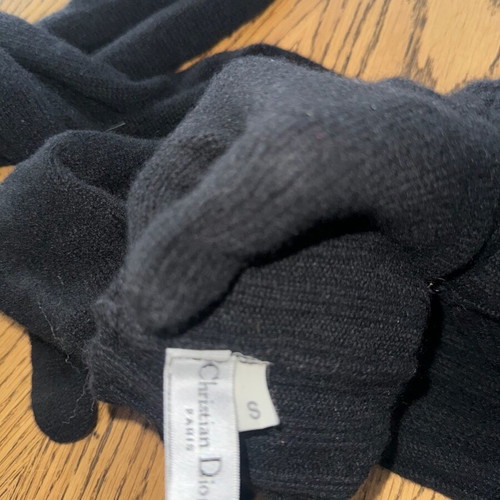 Dior cashmere scarf and gloves like new, black with free hat