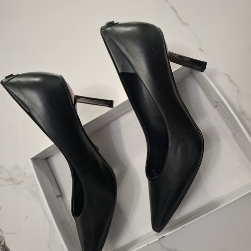 Guess black pointed pumps with metallic heel, size 36