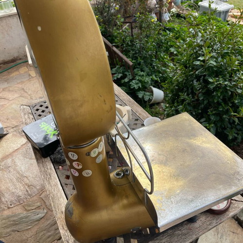 Vintage Lario scale used, Italian, up to 6 tons