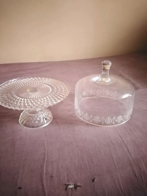 Vintage crystal cake stand with stem base like new