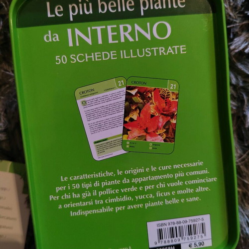 Tin box with flower cards in Italian like new