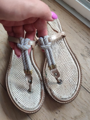 Leather sandals size 38 used, very soft insole, beige
