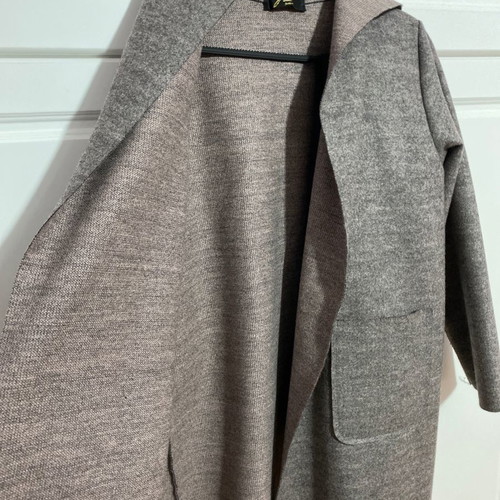 Grey coat like new, light wool