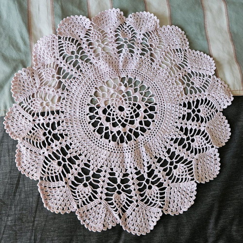 Crochet tablecloth like new, round 56 cm, handmade Swedish