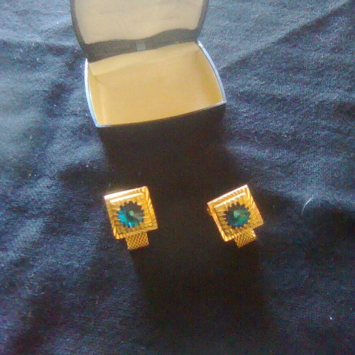 Earrings like new