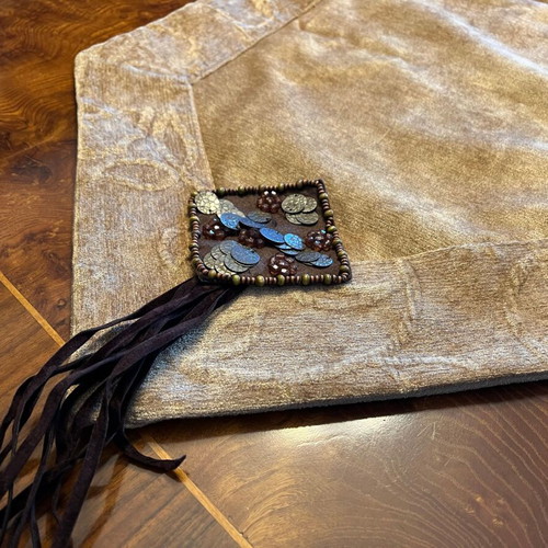Table runner used, dimensions 172x42cm