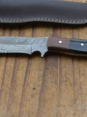 Damascus Hand Forged Hunting Knife Buffalo Horn And Walnut Wood Handle