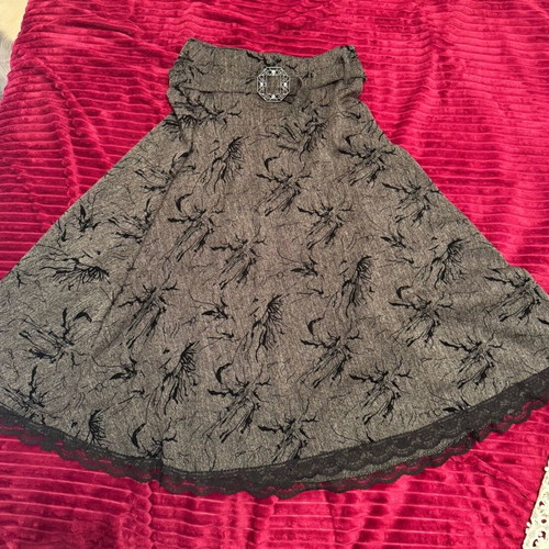 Skirt with lace and pattern with integrated belt, new, size small, black and gray