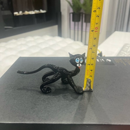 Glass cat miniature like new, handmade with details