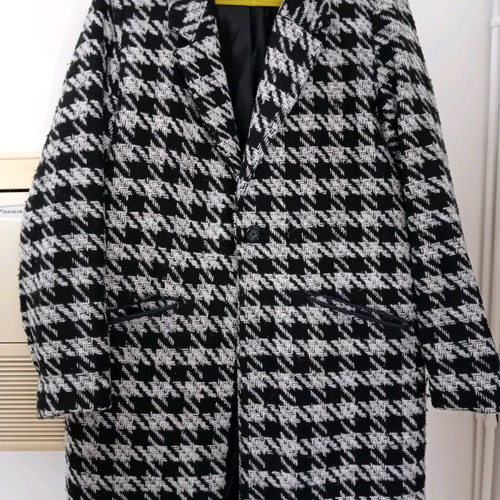 Papatya coat like new, black and white