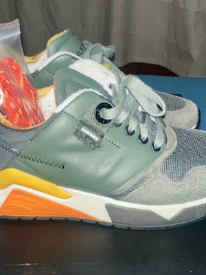 Sneakers Diesel σαν καινούργια, μέγεθος 43, χακί