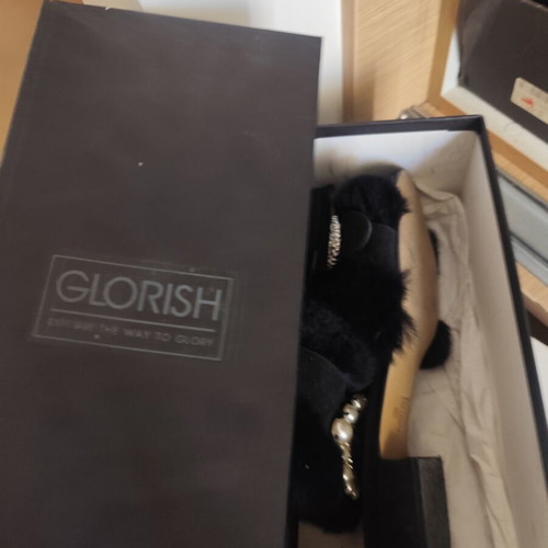 Leather mule with fur and buckle, like new, size 39