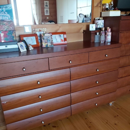 Cherry bedroom set used, 6-piece solid wood