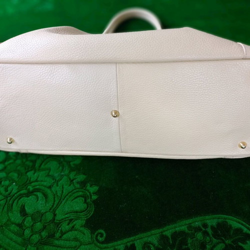 Xl size handbag like new, ecru with gold chain